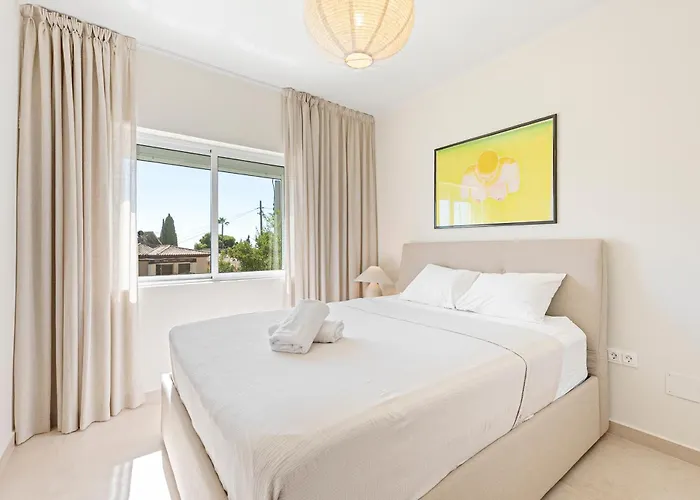 Victoria, Torremolinos